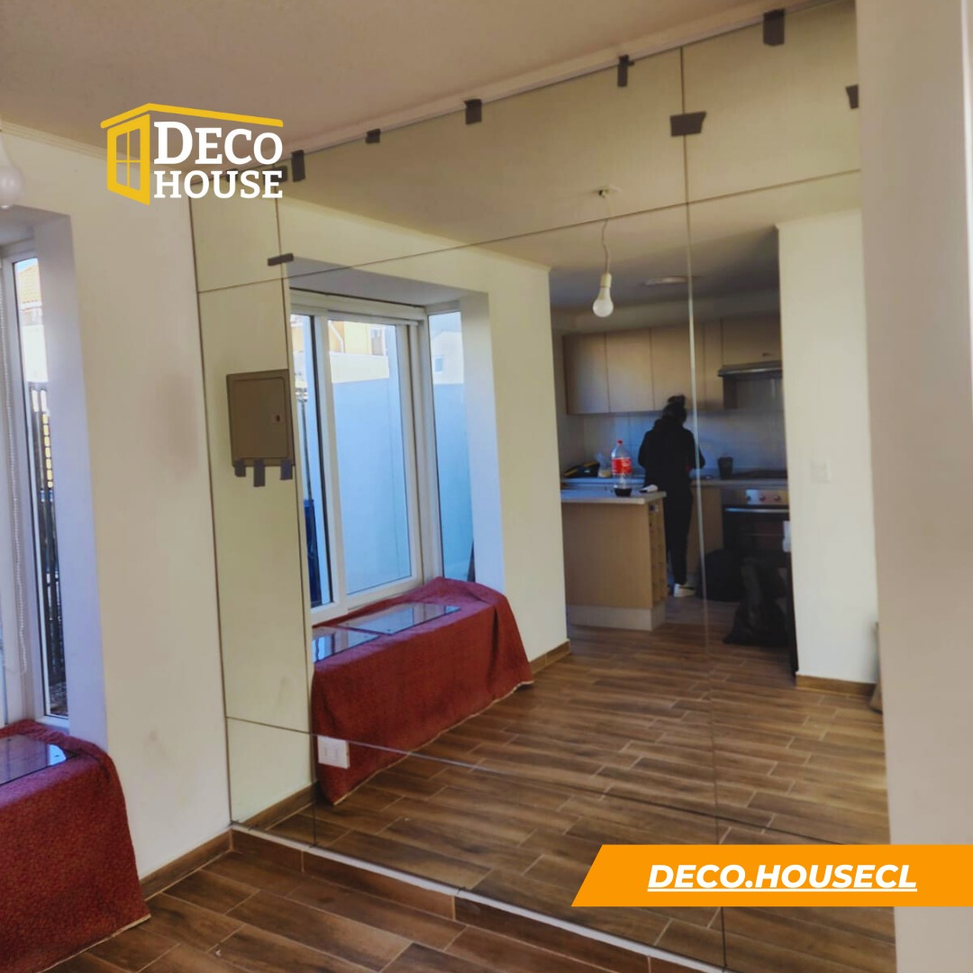 Espejos a Medida — proyecto instalado por DecoHouse en Santiago