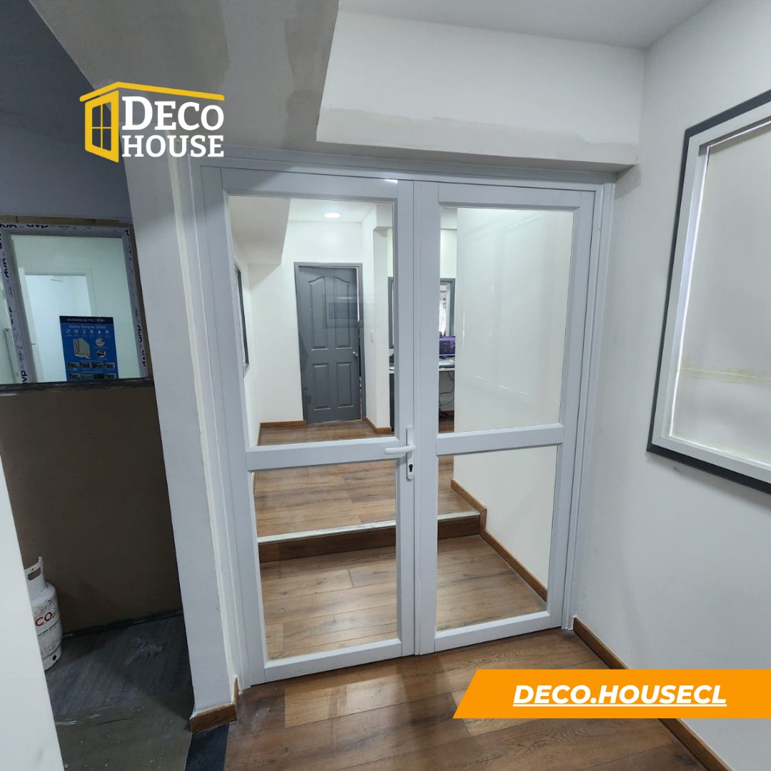 Puertas de Cristal — proyecto instalado por DecoHouse en Santiago