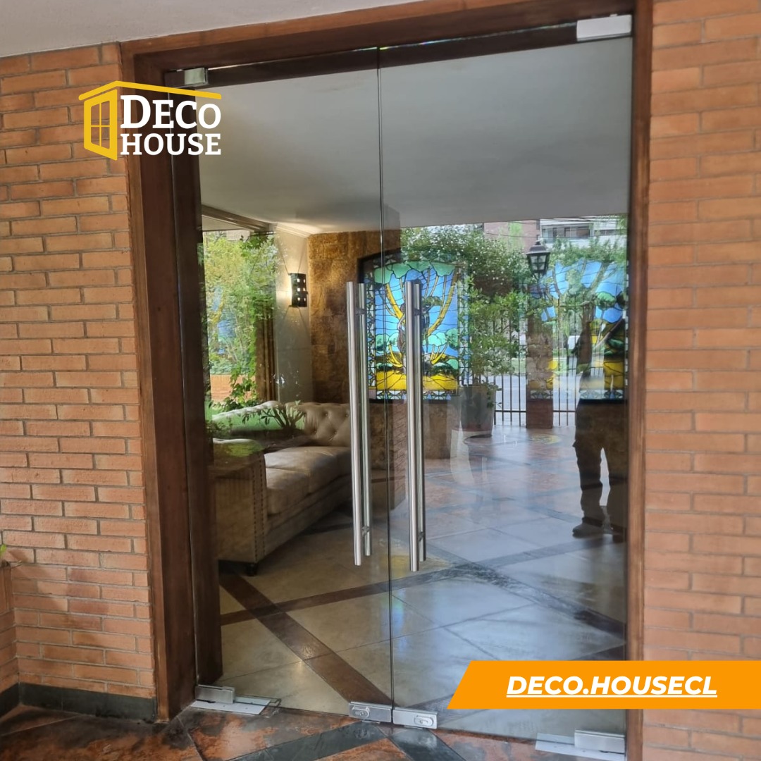 Puertas de Cristal — proyecto instalado por DecoHouse en Santiago