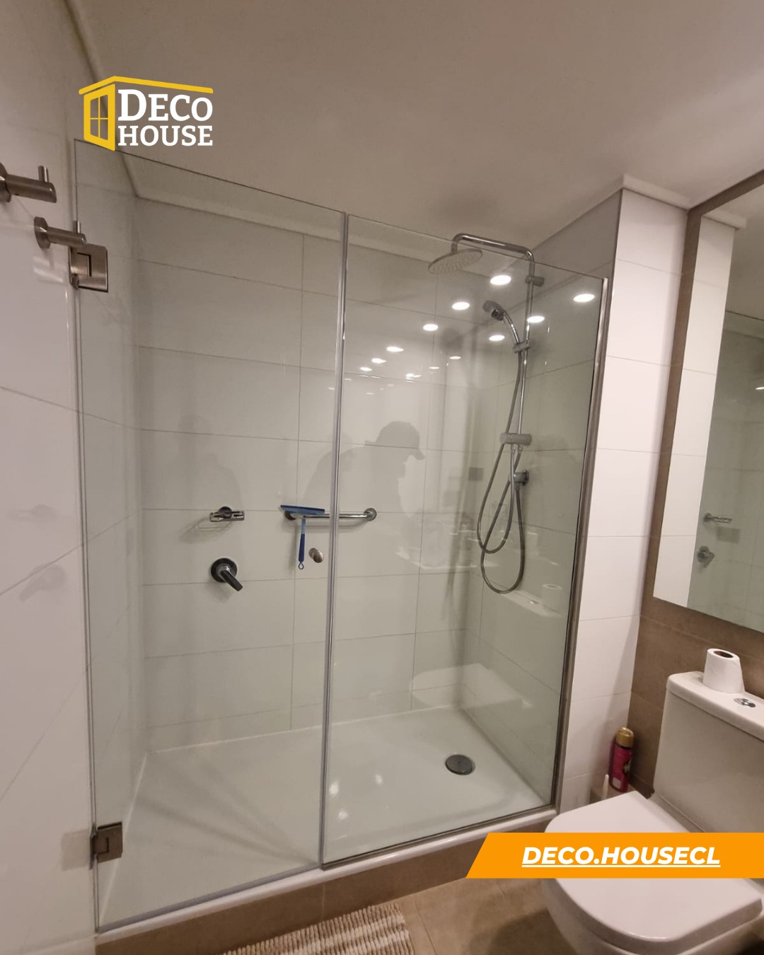 Shower Door — proyecto instalado por DecoHouse en Santiago