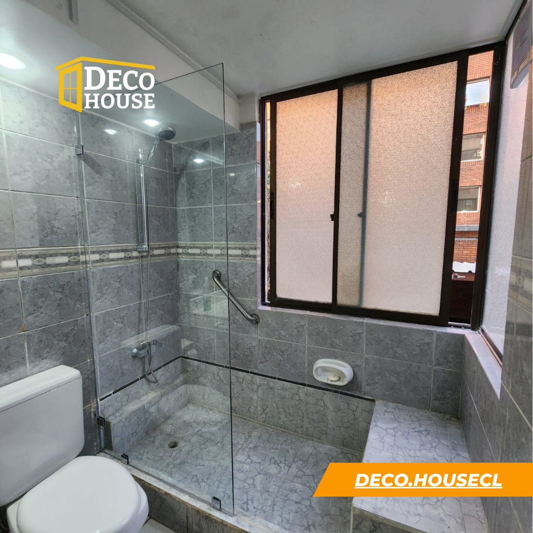 Shower Door — proyecto instalado por DecoHouse en Santiago